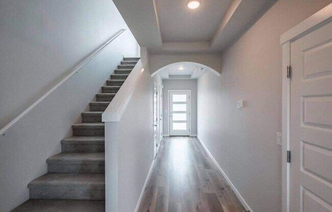 Building Photo - ** MOVE IN SPECIAL!** Must See in NE Albany!