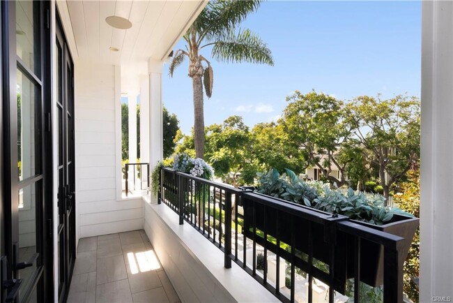 Building Photo - 616 Acacia Ave