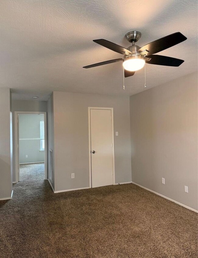 Building Photo - 4707 E Parma Dr