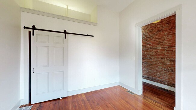 Building Photo - 3-Bedroom/2 Bath Home for Rent in Shelby Park