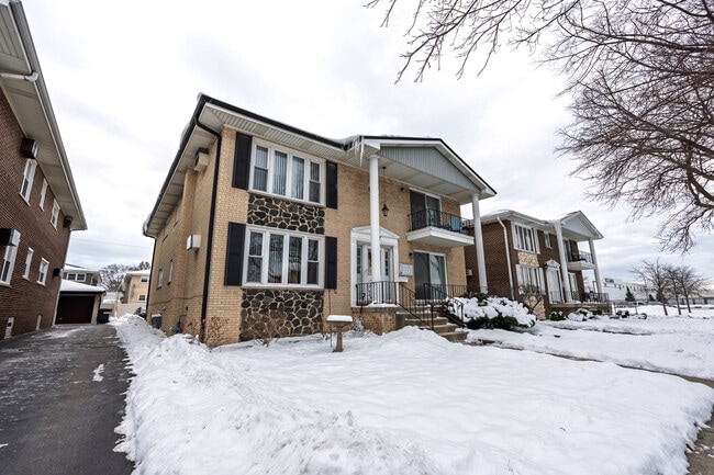 Building Photo - 4617 Grove Ave