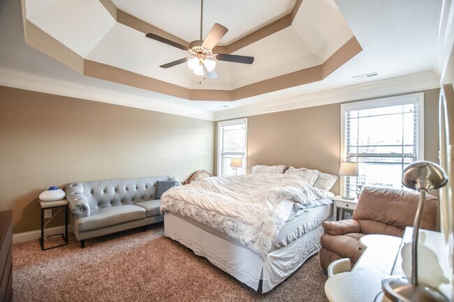 Building Photo - Three Bedroom in Magnolia Place!