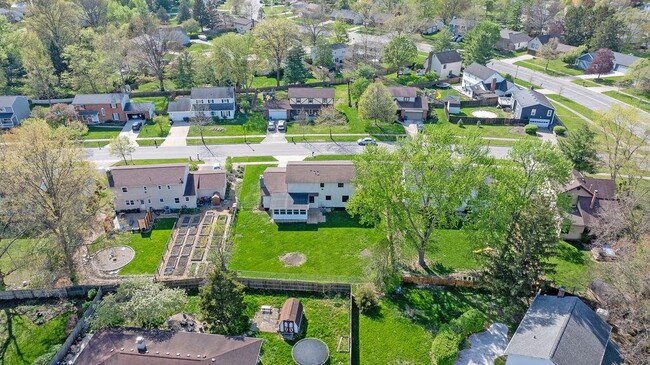 Building Photo - 554 Pointview Dr