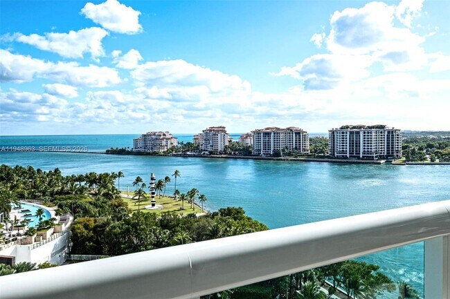 Building Photo - 1000 South Pointe Dr