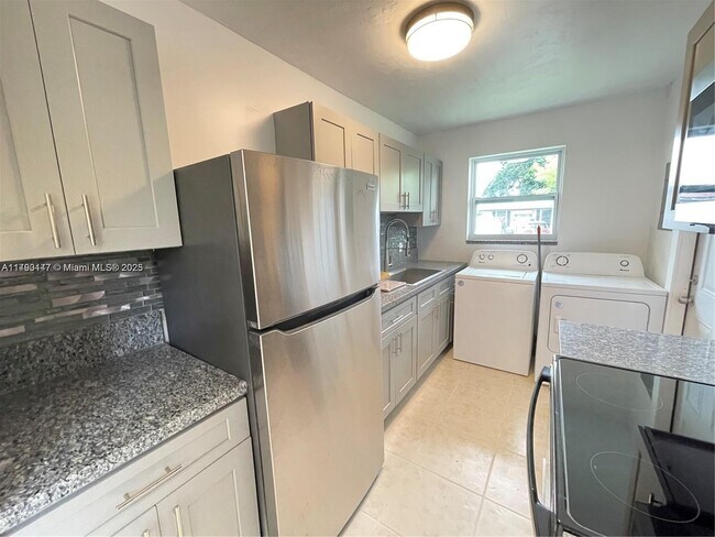 Primary Photo - 10846 NE 3rd Ct