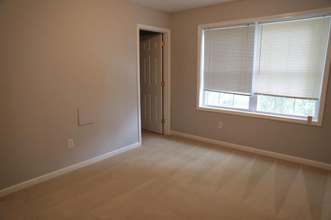 Building Photo - 3326 Yellow Sulphur Rd