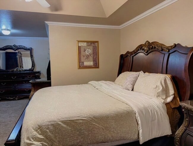 Building Photo - RENTAL Fully Furnished 4 bedroom home