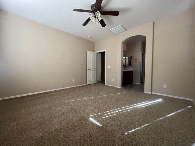 Building Photo - 14551 W Laurel Ln