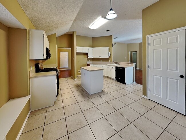 Building Photo - MOVE-IN READY NOW! Corner Lot in White Settlement ISD!