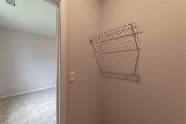 Building Photo - 212 Birchwood Row