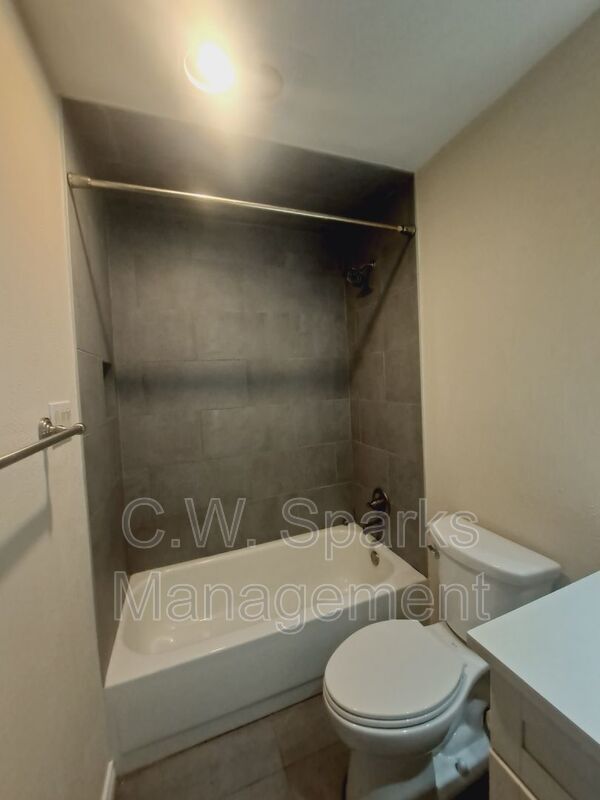 Building Photo - 3025 Westforest Dr