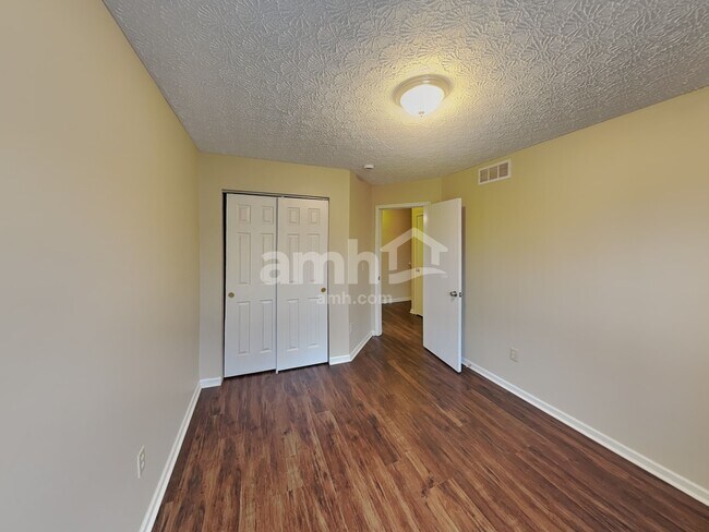 Building Photo - 7901 Chapel Stone Rd