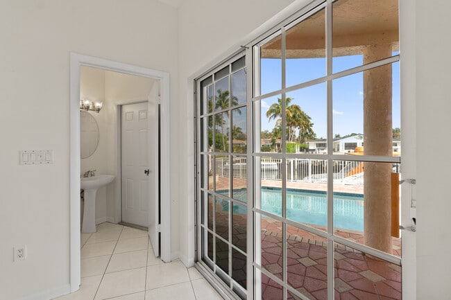 Building Photo - 2671 NE 22nd Ct