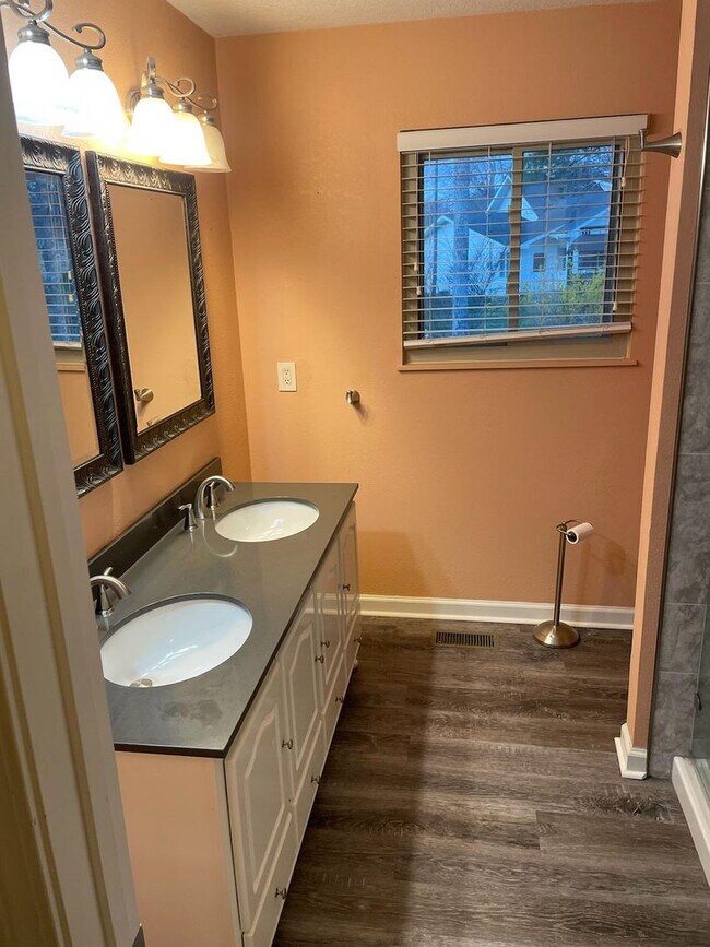 Building Photo - 2 bedroom / 1 bath Fairfield Glade Home
