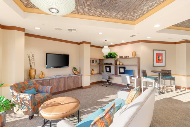 Building Photo - 60661 Juniper Ln