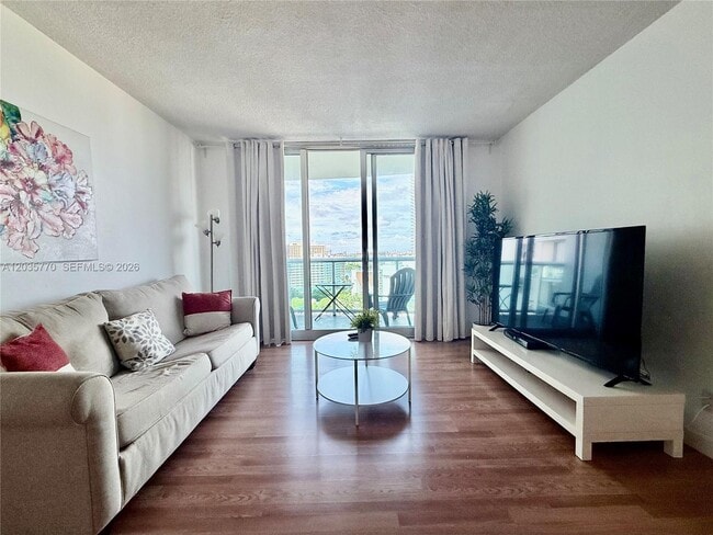 Building Photo - 3901 S Ocean Dr