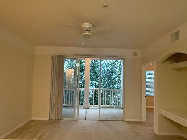 Building Photo - 2801 Chancellorsville Dr