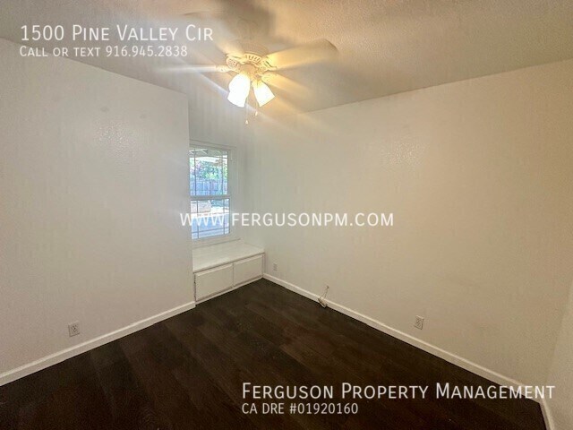 Building Photo - 1500 Pine Valley Cir