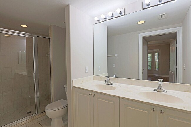 Building Photo - Villas at Venezia 4172-206