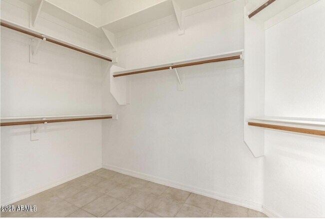 Building Photo - 1515 N Los Alamos Cir