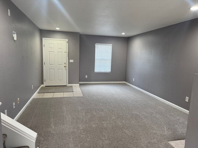 Building Photo - 245 Rambler Rose Ln