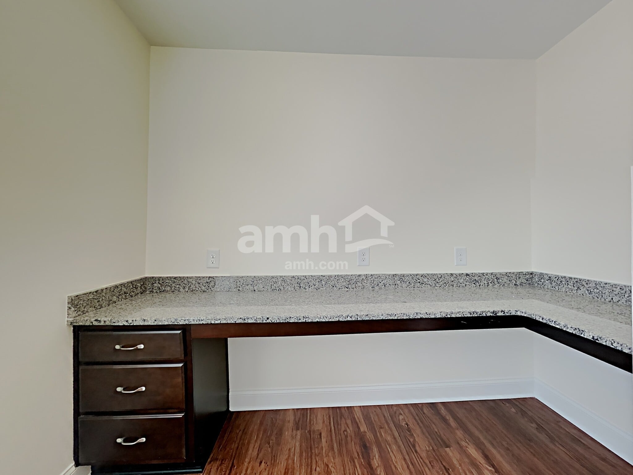 Building Photo - 160 Twin River Dr