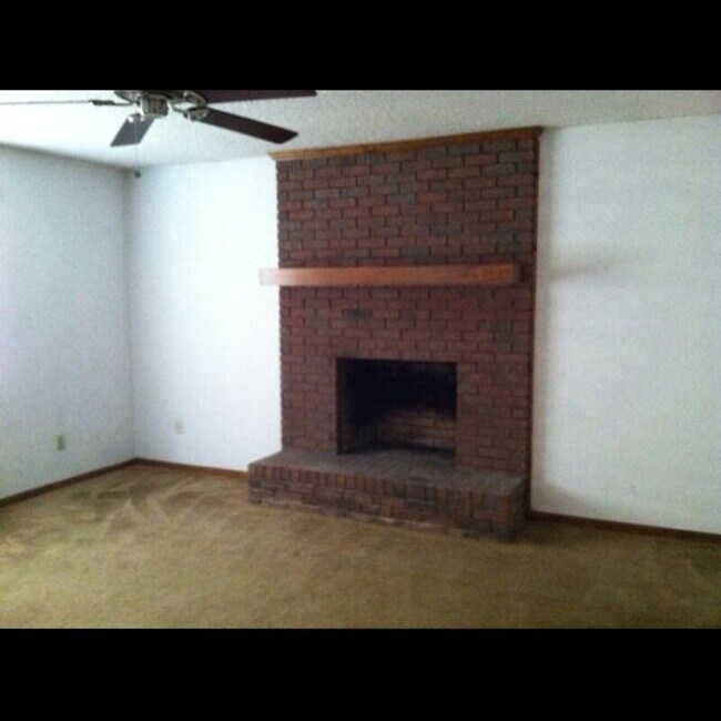 Building Photo - 273 Norman Dr