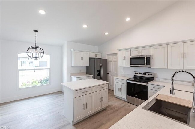 Building Photo - 2007 NW 21st St