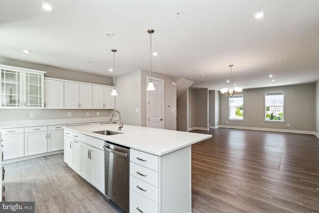 Building Photo - 8311 Amber Beacon Cir