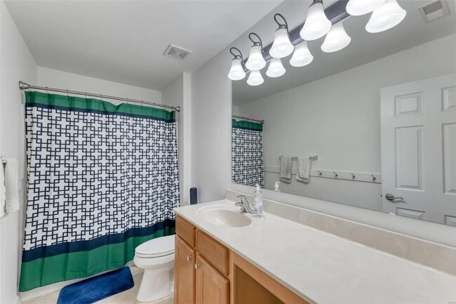 Building Photo - 1824 English Oak Dr