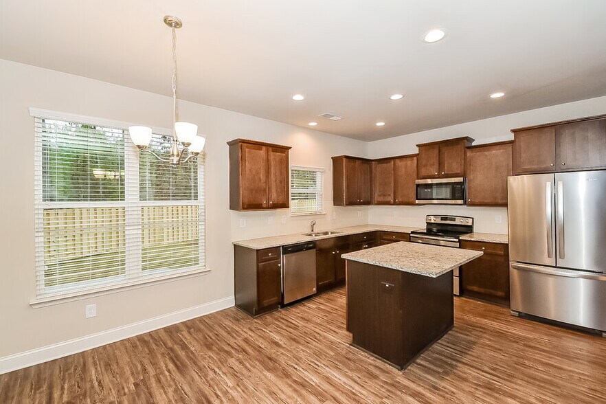 Building Photo - 279 Faron Dr