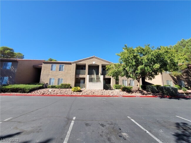Building Photo - 2121 Blue Breeze Dr