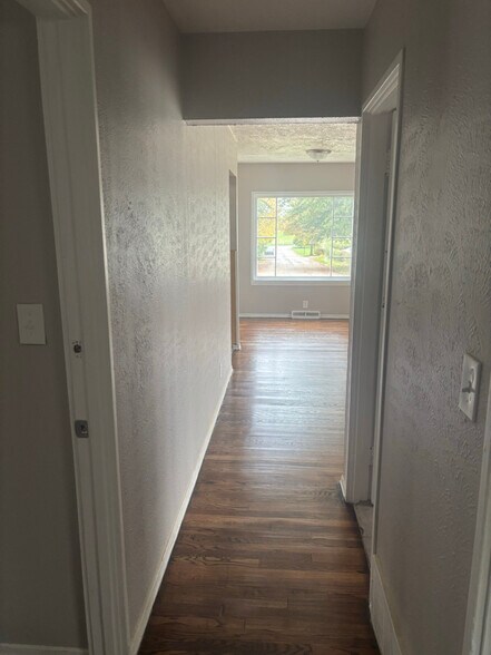 Building Photo - 4457 E 154th St