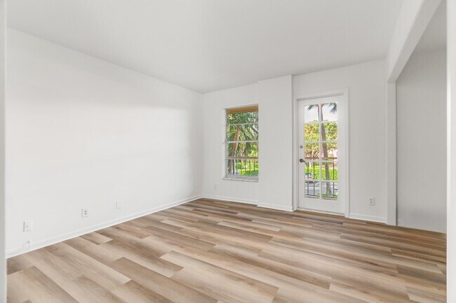 Building Photo - 950 Ponce De Leon Rd