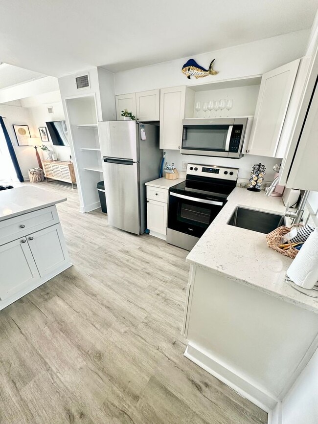Building Photo - 334 Bluefish Dr