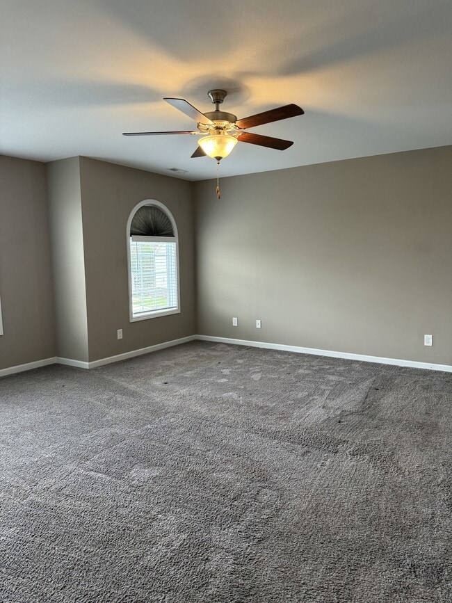 Building Photo - 3113 Dominion Dr