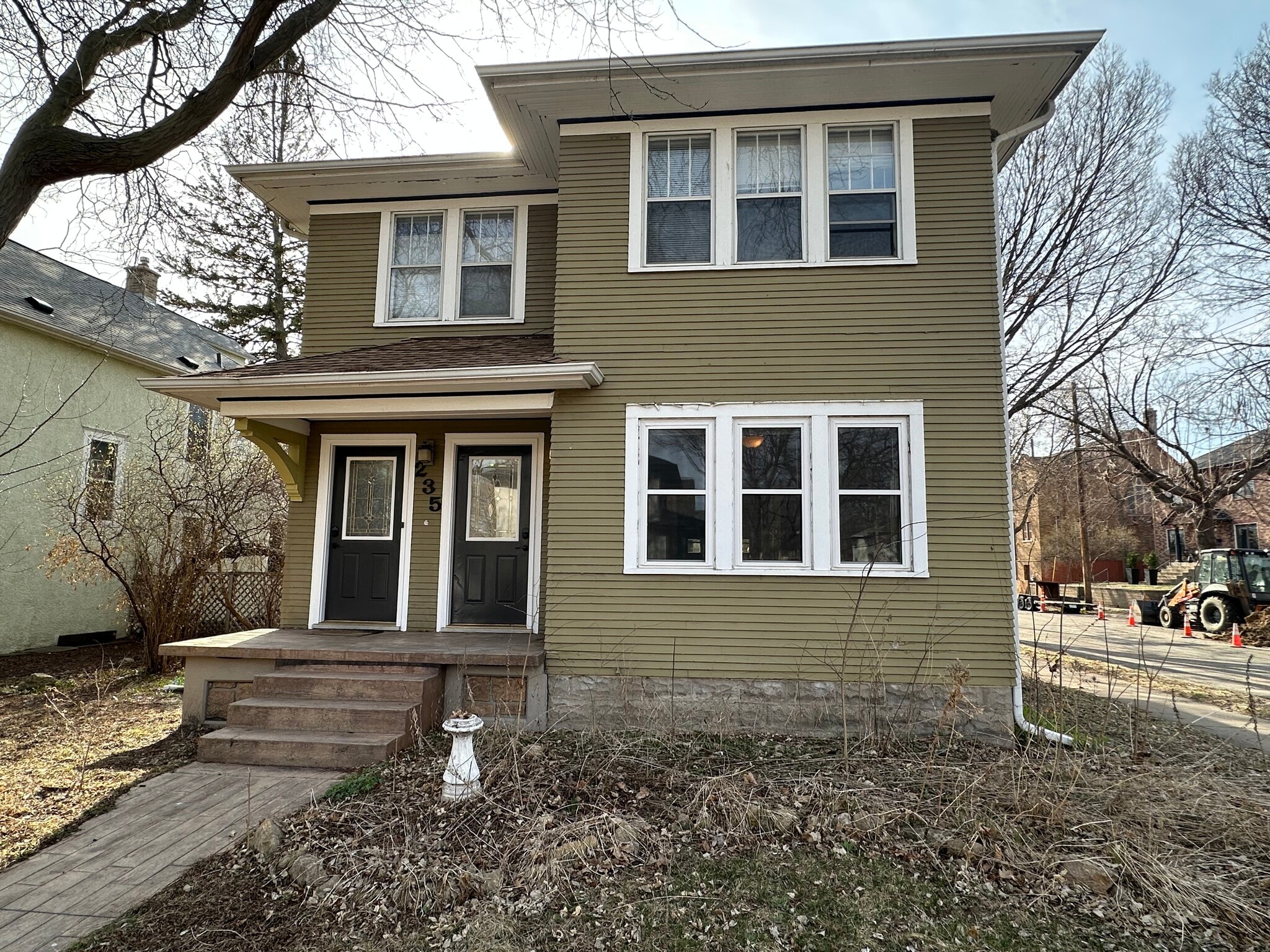 Building Photo - 235 Logan Ave N