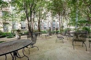 Building Photo - 920 Poeyfarre St