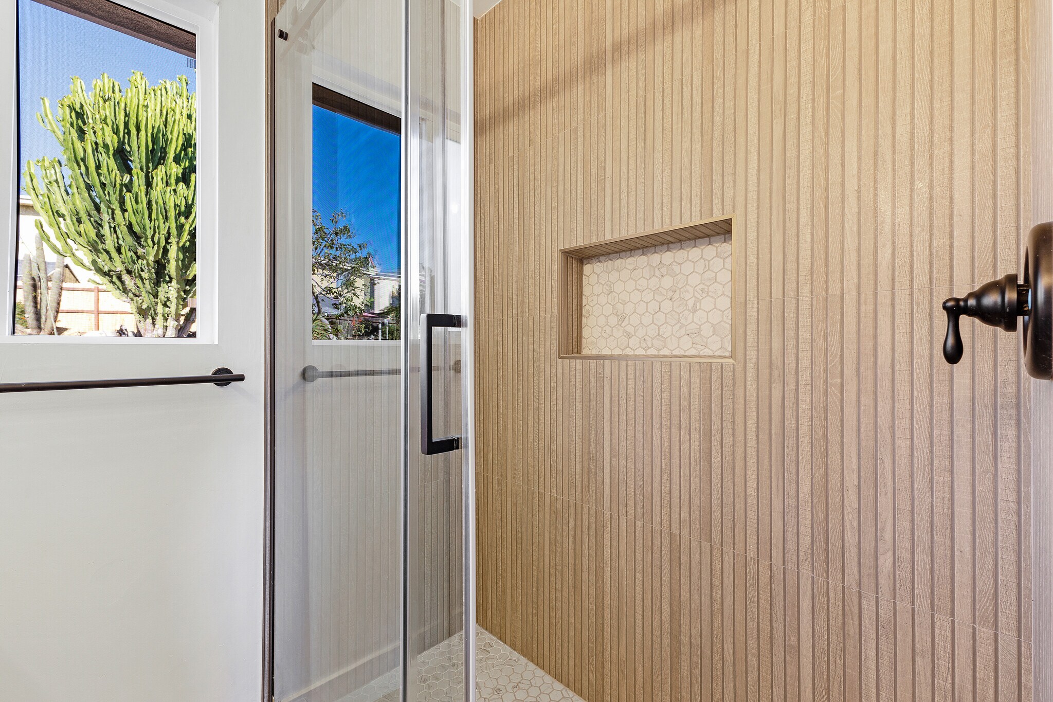 Building Photo - 205 Plymouth Dr