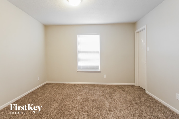 Building Photo - 2310 Amberleigh Dr