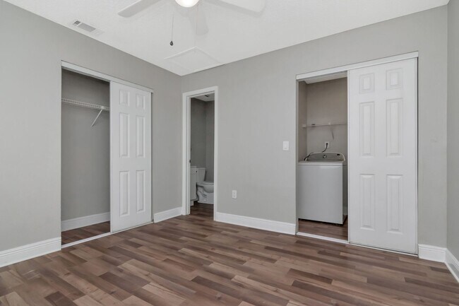 Building Photo - Fully Renovated 3BR/2BA Rental in Bradenton, FL — $1,895/Month, Pest Control, Trash & Lawn Care I...