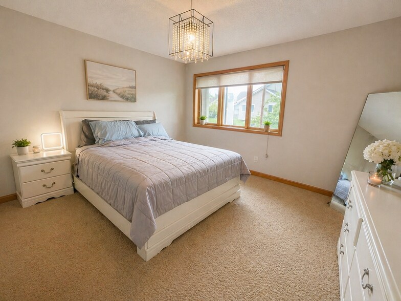 Building Photo - 811 Burr Oaks Dr