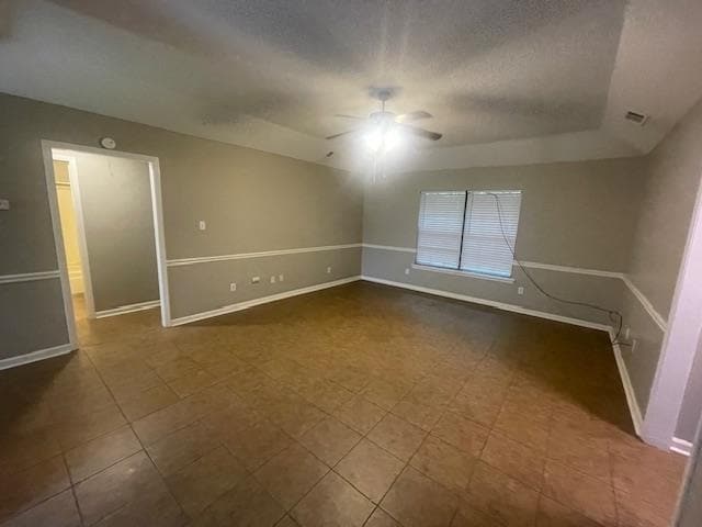 Building Photo - 309 Colonial Dr