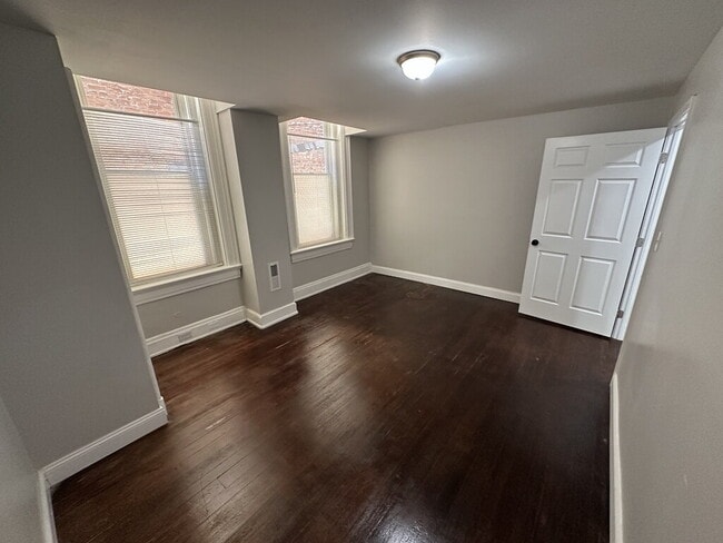 Building Photo - 2153 Loth St