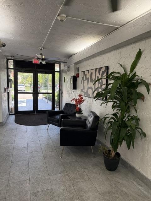 Building Photo - 250 Jacaranda Dr