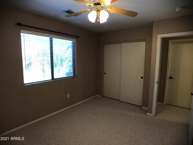Building Photo - 1346 S Palomino Creek Dr