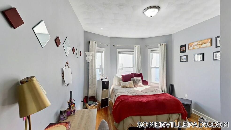 Building Photo - 50 Derby St