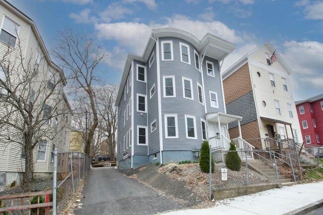 Building Photo - Remodeled 3 bedroom 1 bath 3rd floor.