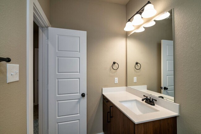 Building Photo - 609 Harvest Moon Dr