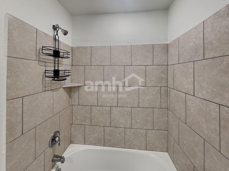 Building Photo - 2705 Iberia Ct